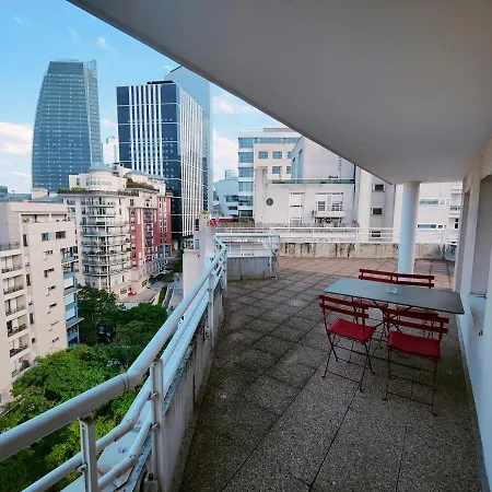 Incroyable T2 La Defense - Parking Gratuit *